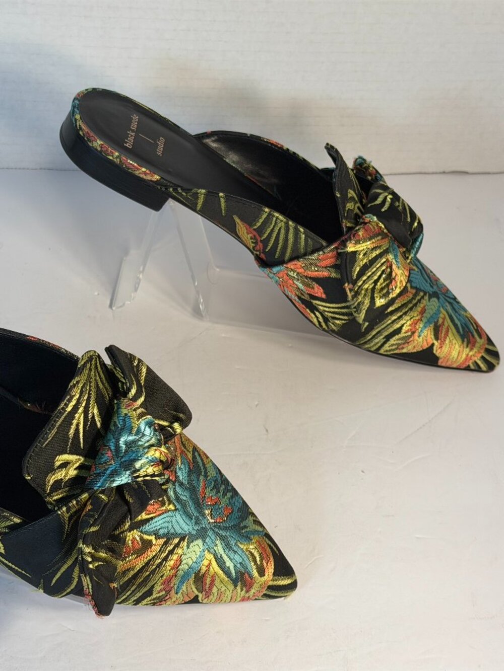 Women's size 8.5 Floral Fabric shoes - Picture 16 of 16